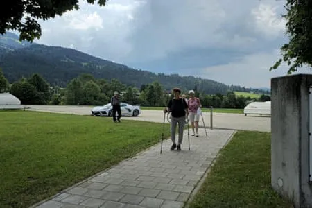gemütliche Wanderung zum Fliegerstüberl PVÖ St. Johann Bild 4