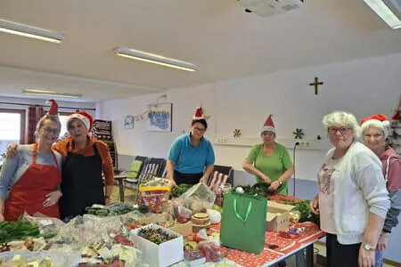 Vorweihnachtliches Basteln PVÖ Bez. Kitzbühel Bild 1