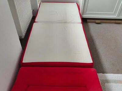 Roter Ausziehsessel Bild 1